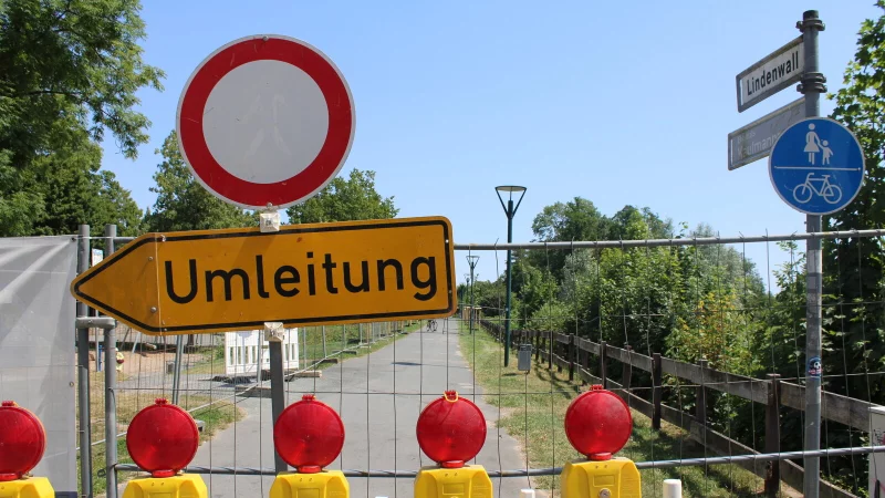Der Lindenwall im Bereich des Langenbrücker Tors ist nun gesperrt. - © Vasco Stemmer