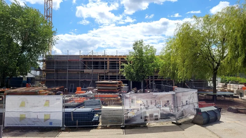 Die Arbeiten f&uuml;r den Neubau liegen im Plan. - &copy; Katrin Kantelberg