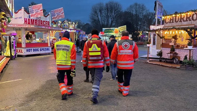 Ein Einsatzteam des DRK-Ortsverein Lemgo ist auf Kl&auml;schen mit der "Smarten Einsatzkr&auml;fteortung" unterwegs. - &copy; Stadt Lemgo