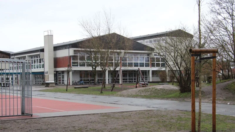 Die Gemeinde Augustdorf wird in den n&auml;chsten Jahren etliche Millionen Euro in die Bildung investieren, als erstes in der Grundschule In der Senne. - &copy; Cordula Gr&ouml;ne