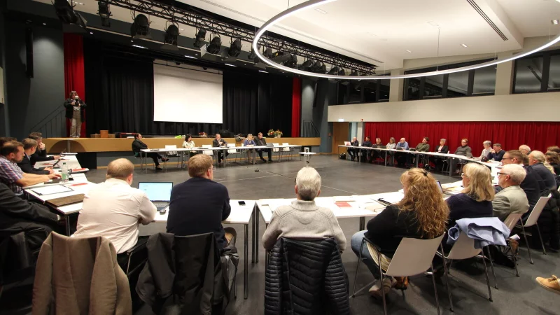 Streit zum Auftakt: Im neu zusammengesetzten Kalletaler Gemeinderat gibt es keine Einigkeit dar&uuml;ber, welche Aussch&uuml;sse eingerichtet werden. - &copy; Jens Rademacher