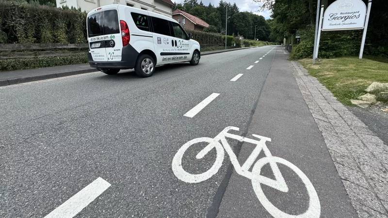 Auf der Hindenburgstra&szlig;e ist viel Verkehr, findet die CDU-Ortsunion. Sie hatte einen Antrag auf Tempo 30 gestellt. - &copy; Archivfoto: Sven Koch
