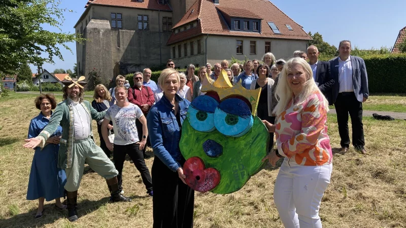 Organisatoren, Beteiligte und Künstler des Horn-Bad Meinberger Kultursommers freuen sich auf die Events im Juli. - © Cordula Gröne