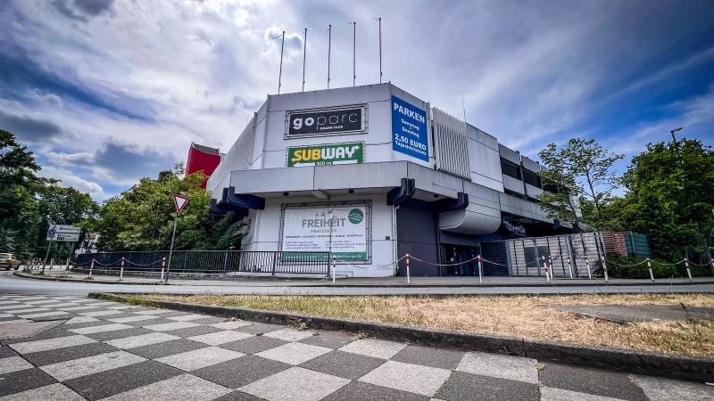 Ehemaliger Go Parc in Herford: Schauplatz eines aufsehenerregenden Prozesses, der am Freitag zu Ende gehen soll. - &copy; Daniel Salmon