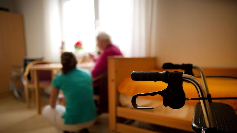 In einem Löhner Seniorenheim könnte es zu einem sexuellen Übergriff gekommen sein. - © picture alliance / dpa