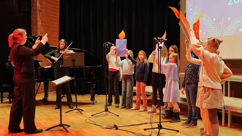 Der "Winterzauber" am Grabbe-Gymnasium hat wieder f&uuml;r eine volle Aula gesorgt. - &copy; Fotorechte: Grabbe-Gymnasium