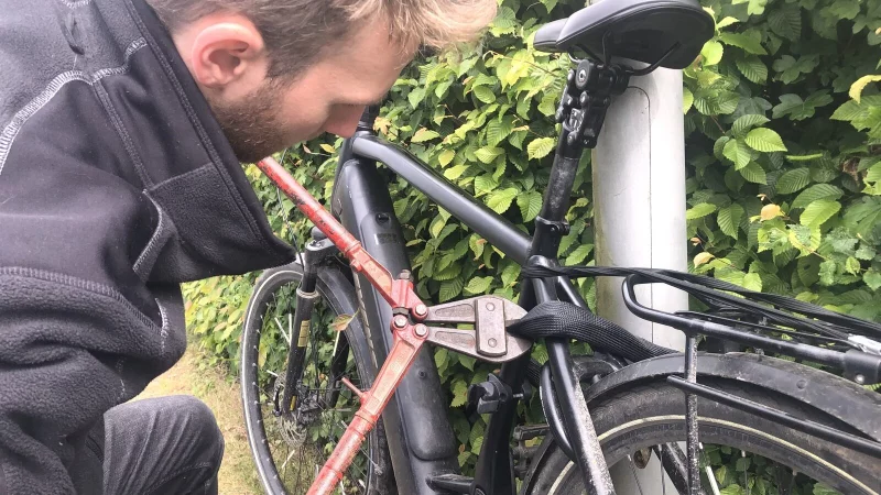 Ein gutes Schloss und ein sicherer Abstellort sind der beste Schutz vor Diebstahl - und dennoch sind teure R&auml;der nicht vor Dieben gefeit. - &copy; Martin Hostert