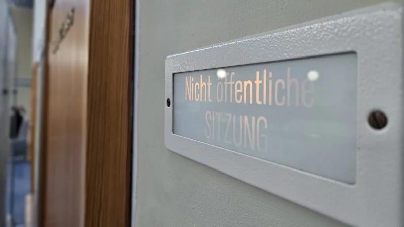 Hat ein Lemgoer (48) sich an der Schwester seines Patenkindes sexuell vergangen? Diesen Fall versucht die Gro&szlig;e Jugendkammer vor dem Landgericht Detmold gerade aufzukl&auml;ren. - &copy; Janet K&ouml;nig