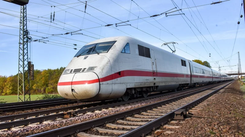 Bei der Planung der ICE-Neubautrasse von Bielefeld nach Hannover kommt es zum Showdown zwischen Herford und Bad Salzuflen. - © dpa