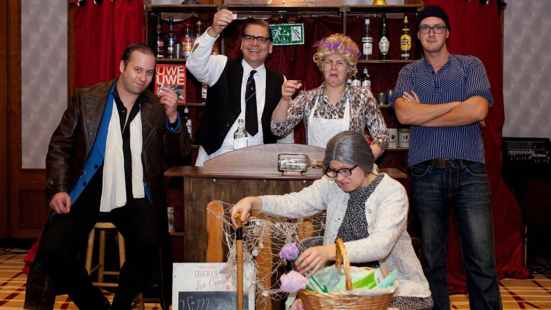 Kriminalfall in der Haifischbar - &copy; IK&acute;s Theater