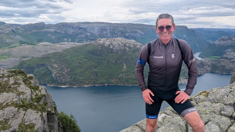 Hartmut Ortstadt, ein Mega-Radler. In achteinhalb Wochen fuhr er 6000 Kilometer und erlebte eine atemberaubende Landschaft mit zahllosen Fjorden und tiefen Bergeinschnitten an der K&uuml;ste Norwegens. Fotorechte: Ortstadt - &copy; Ortstadt