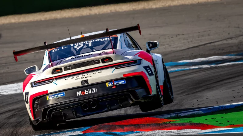 Gian Luca Tüccaroglu vom Team "a-workx by Porsche Paderborn" ist hier auf dem Hockenheimring unterwegs. - © Porsche AG, Bildagentur Kräling