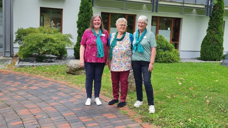 Betti Dreimann, Gabriele Neugebauer und Maria Bextermöller engagieren sich als "Grüne Damen". - © MediClin Rose-Klinik