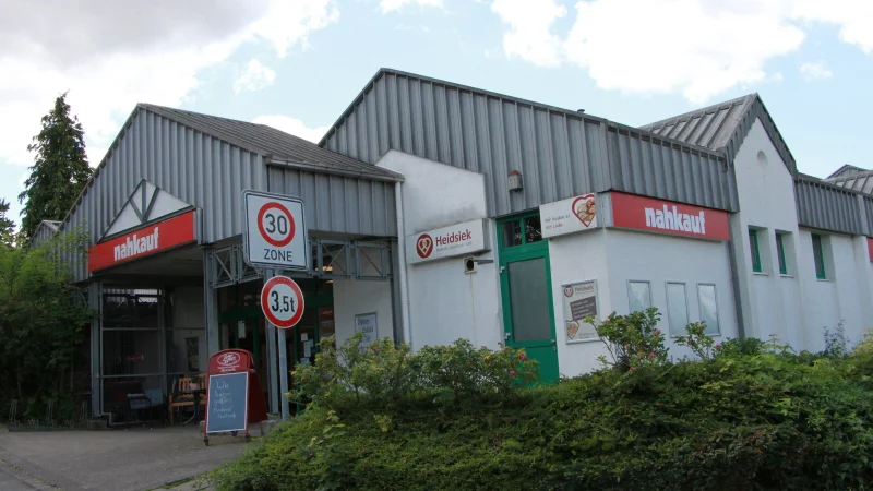 &Ouml;ffnet am 19. August wieder: Der "nahkauf" in Diestelbruch. - &copy; Martin Hostert