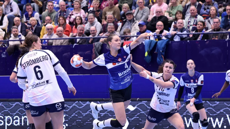 Immer wieder ist die HSG Blomberg-Lippe per Einzelleistung erfolgreich, wie hier durch Andrea Jacobsen. - &copy; Paul Cohen