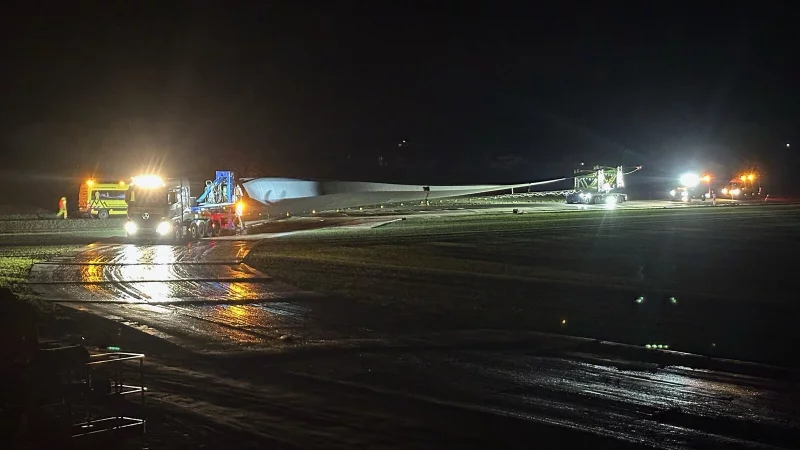 Vergangene Woche wurden bereits die Fl&uuml;gel f&uuml;r das Windrad in Lieme geliefert. - &copy; Stadtwerke M&uuml;nster