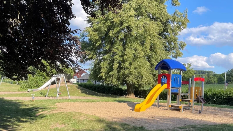 Auf dem Spielplatz in der Masch wurde unter andrem ein neues Sandspielger&auml;te f&uuml;r Kleinkinder installiert. - &copy; Stadt Barntrup
