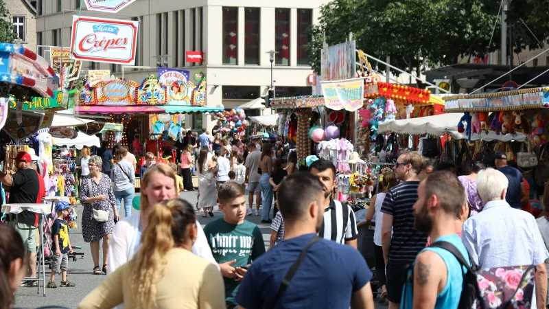 Von Freitag bis Montag gibt es in Detmold wieder die Sommerkirmes im Rosental und auf dem Bruchberg. - © Archivfoto: Alexandra Schaller