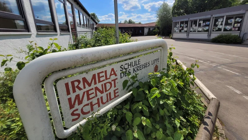 Die Schule ist in einem Geb&auml;ude aus dem Jahr 1965 untergebracht, das im Jahr 1989 durch einen Neubau erg&auml;nzt wurde. In der Irmela-Wendt-Schule fehlt Platz. - &copy; Astrid Sewing