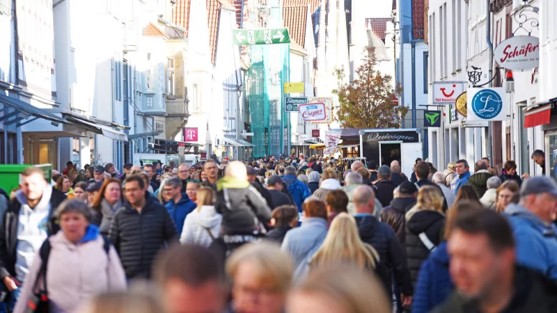 In der Mittelstraße ist es fast so voll wie auf Kläschen. - © Nicole Ellerbrake