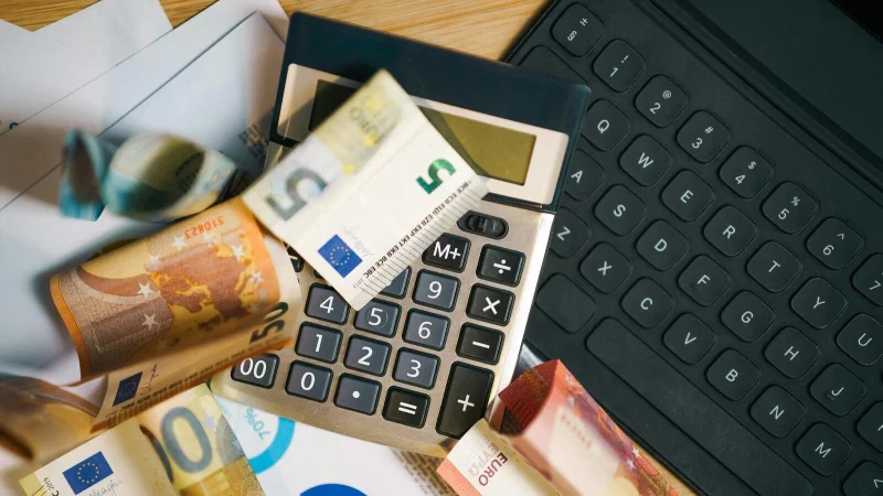 Verschiedene Verwaltungsgebühren werden in der Gemeinde Dörentrup zu 2026 angehoben. - © Symbolbild: Pexels.com