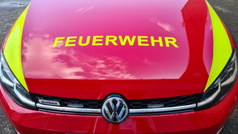 Die Feuerwehr ist im Einsatz. - &copy; Nadine Uphoff