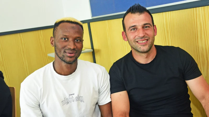 Adboulaye Bah aus Guinea (links) und Mohammad Ballan aus Syrien. - &copy; Nicole Ellerbrake