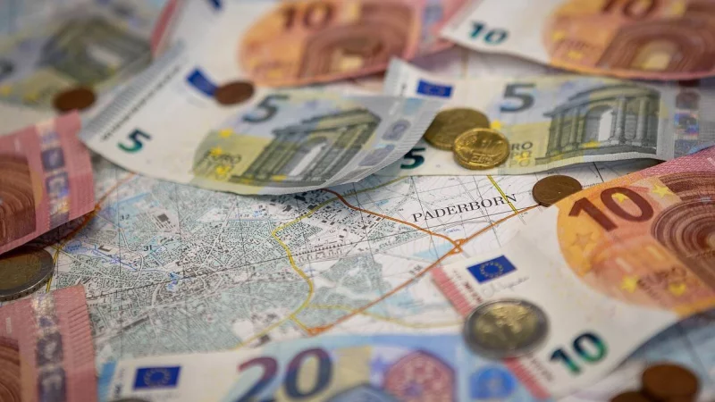 Die St&auml;dte und Gemeinden in OWL bewerten ihre Finanzsituation als ausgesprochen angespannt. - &copy; Symbolbild: Niklas T&uuml;ns