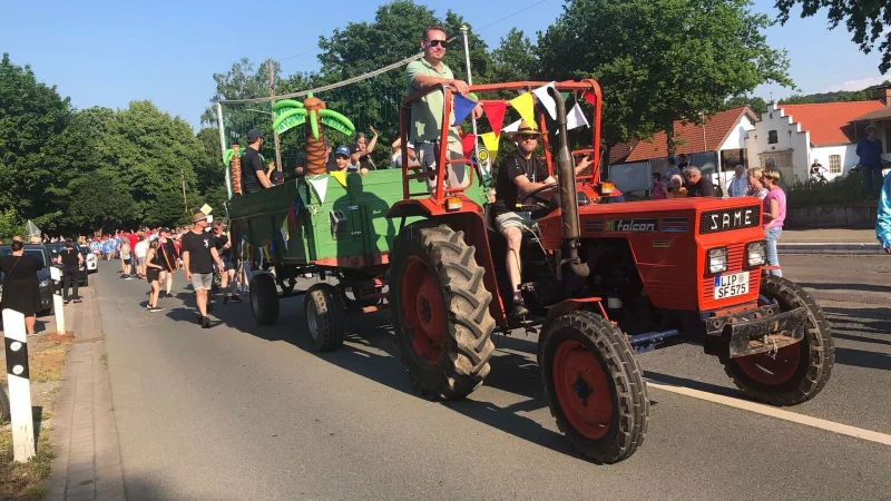Am Samstag, 14. Juni, findet der traditionelle Umzug durch Wüsten statt. - © Kulturring Wüsten