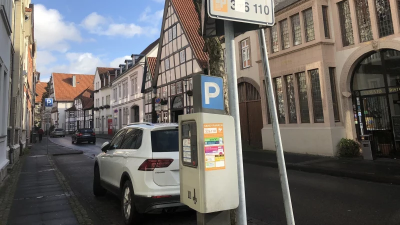 Hier geht es zwei Monate lang nicht weiter: Die Papenstra&szlig;e wird kurz vor dem Ostertor-Kreisel gesperrt. - &copy; Till Brand/Archivfoto