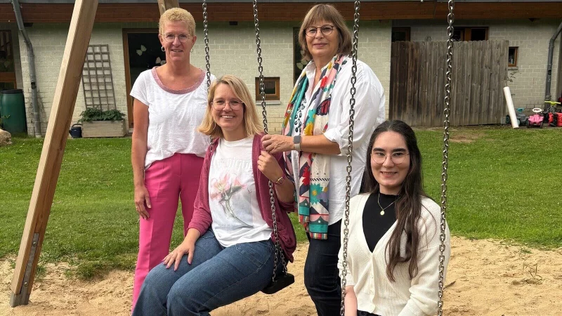 Gemeinsam gelingt der Quereinstieg: Fachbereichsleiterin Daniela Westhoff; Anke Schneiger; Berufsberaterin Eleonora Jonjic, Kita-Leiterin Nina Voigt. - &copy; Agentur f&uuml;r Arbeit Detmold