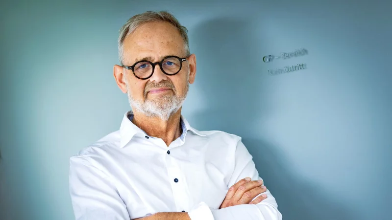 Gyn&auml;kologe Joachim Volz ist Leiter der Frauenklinik des Klinikums Lippstadt und Inhaber einer Kinderwunschpraxis in Bielefeld und engagiert sich gegen die Vorgaben seines neuen katholischen Arbeitgebers. - &copy; Barbara Franke