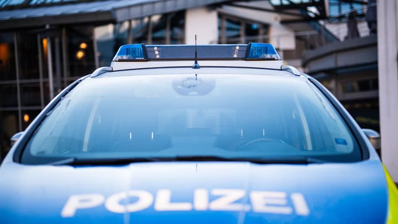 Polizeieinsatz in OWL: Durchsuchungen bei mutma&szlig;lichen Rechtsextremisten in OWL. - &copy; picture alliance / Noah Wedel