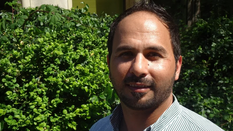 Mohammad Nazir musste seine Heimat verlassen. In Deutschland gelang es ihm, seinen Traum als Sportlehrer zu verwirklichen. - © Andreas Boueke