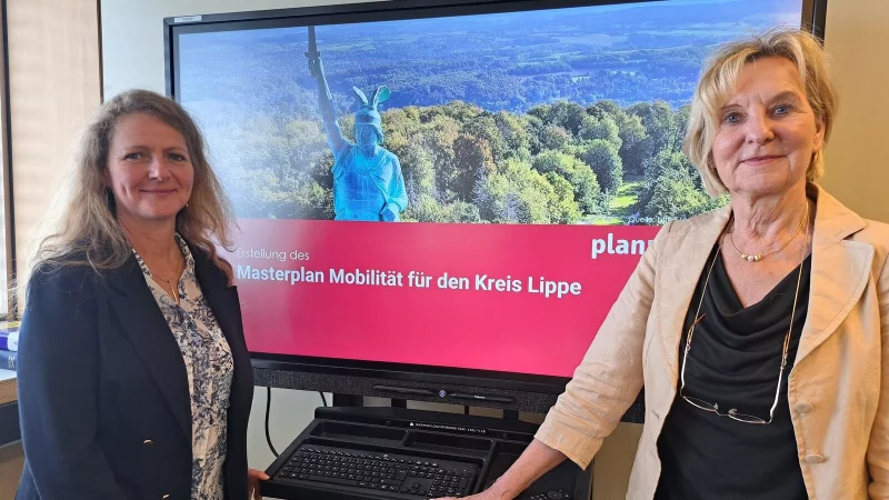 Astrid Butt (links) und Dr. Ute Röder sind vom Potential des Masterplan Mobilität überzeugt. - © Carolin Brokmann-Förster