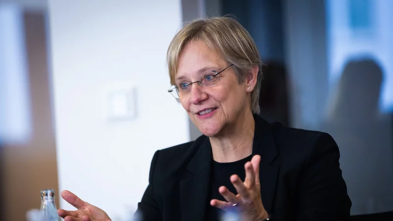 Ganz leere H&auml;nde hat Unirektorin Angelika Epple zwar nicht, aber die Etatk&uuml;rzungen setzen ihr auch pers&ouml;nlich zu, sagt sie im Exklusivinterview mit dieser Redaktion. - &copy; Mike-Dennis Mueller / www.mdm.photo