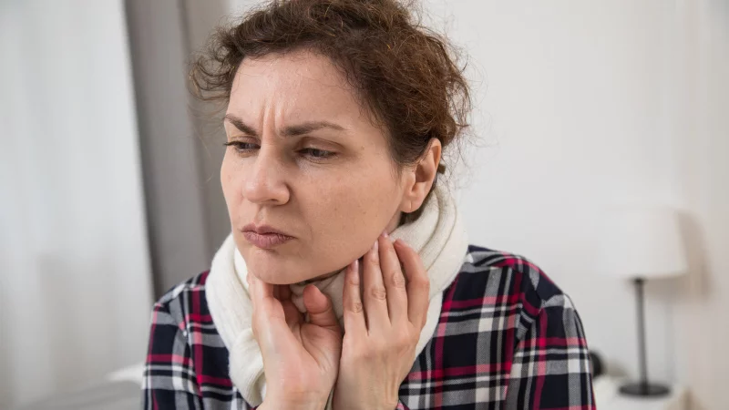 Normaler Infekt oder doch "Stratus"? Die neue Coronavariante l&auml;sst sich an einem auff&auml;lligen Symptom gut erkennen. - &copy; picture alliance / dpa Themendienst