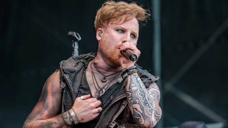 Soulbound-Frontmann Johannes Stecker beim Hexentanz-Festival im April 2025 in Thallichtenberg. - © Andreas Schieler