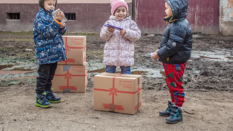 Seit mehr als 30 Jahren schenkt die Aktion „Johanniter-Weihnachtstrucker“ notleidenden Menschen zu Weihnachten Hoffnung - © Marcel Kohler