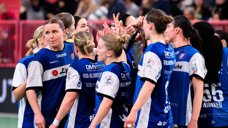 Als Team hielt die HSG zusammen, aber in der Abwehr klappte die Zusammenarbeit nicht. - &copy; Marco Wolf