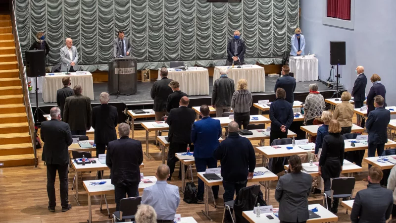 Bei der konstituierenden Ratssitzung im November wird der neu gew&auml;hlte Stadtrat das erste Mal zusammentreten. Hier eine Szene aus dem Jahr 2020, damals noch mit Maskenpflicht. - &copy; Torben Gocke