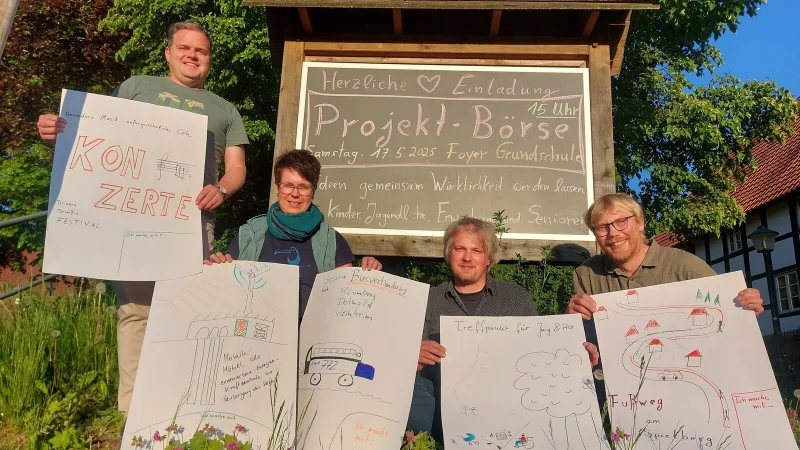 Markus Dux (von links), Annika Magers, Henning Arnecke und Hans Schröter freuen sich auf viele Besucher bei der Projektbörse. - © Michaela Weiße