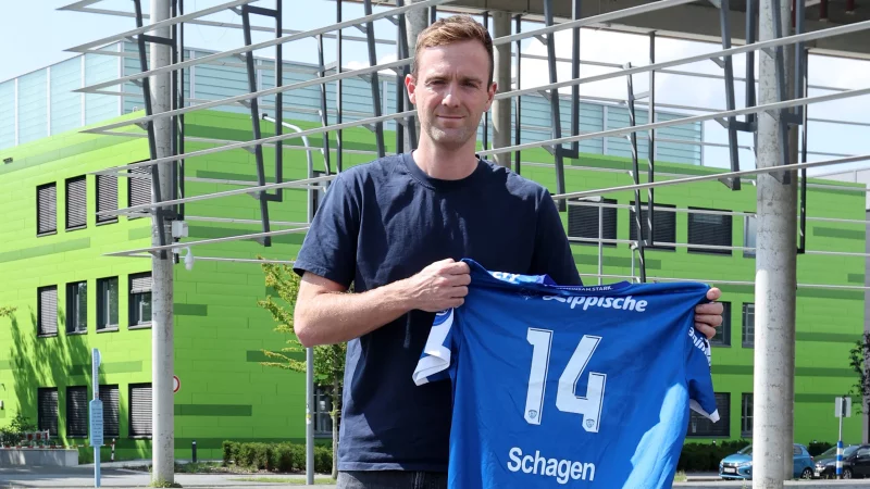 Mit der "14" will Bobby Schagen noch zwei weitere Jahre f&uuml;r den TBV Lemgo Lippe aktiv sein. - &copy; Paul Cohen