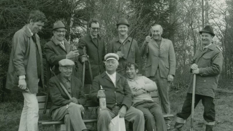 Auf einem alten Vereinsfoto sind zu sehen (hinten, von links): Wilhelm Gahlen, Gerhard Meyer (zweiter Vorsitzender), Harald Frevert, Werner Blome, Kurt M&ouml;llerfriedrich, Martin Frevert (1975 erster Vorsitzender, sp&auml;ter Ehrenvorsitzender) sowie (vorne, von links) Wilhelm Branding, Wilhelm Dux und Kaus Ramdohr. - &copy; Heimatverein Hillentrup