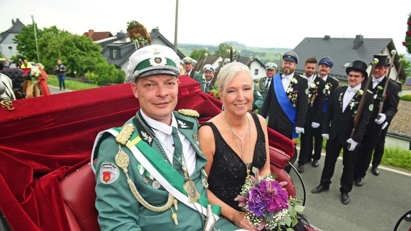 Das neue Königspaar André und Maike Neuhäuser - © Nicole Ellerbrake