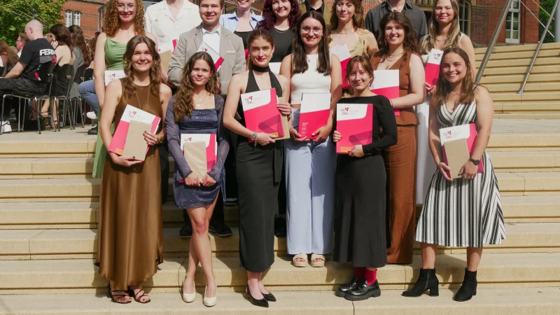 Geschafft: Die Jahrgangsbesten Absolventen der Detmolder Schule f&uuml;r Gestaltung. - &copy; Detmolder Schule f&uuml;r Gestaltung