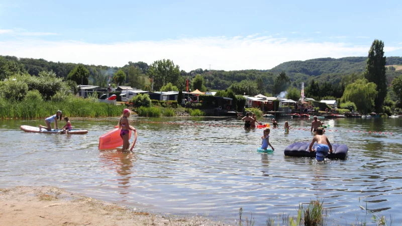 Der einzige Badesee im Kreis Herford liegt in Vlotho. - &copy; Susanne Barth