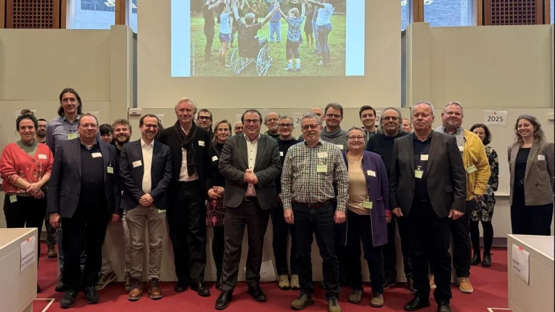 An der Auftaktveranstaltung mit Minister Oliver Krischer in D&uuml;sseldorf haben Vertreter des Vereins sowie der Gemeindeverwaltung teilgenommen. - &copy; MUNV