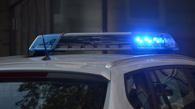 Die Polizei ist auf der B1 bei Blomberg im Einsatz. - © Symbolfoto: Pixabay