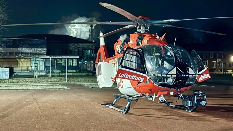 Der Rettungshubschrauber "Christoph Dortmund" brachte eine schwerverletzte Person in eine Spezialklinik. - &copy; Feuerwehr Lage